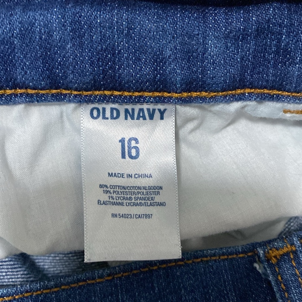 Old Navy The Sweetheart Bermuda shorts - Picture 4 of 4